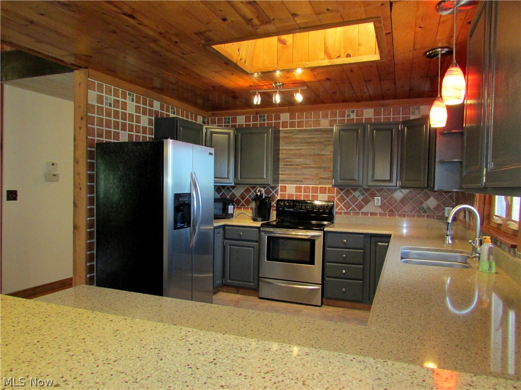1319 Stevenson Road Ashtabula, OH 44004 - Photo 12 of 35