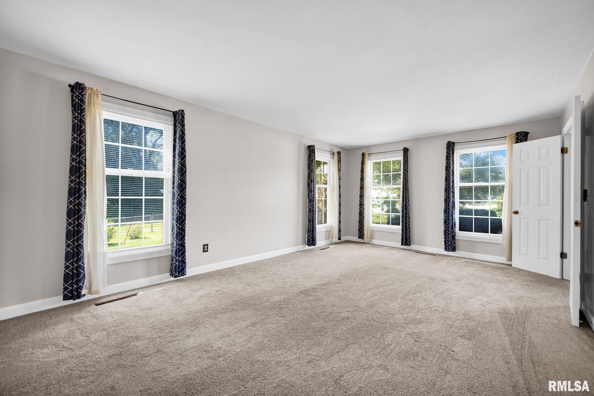 1883 Cornelia Road Galesburg, IL 61401 - Photo 21 of 52 Gallery Image 21
