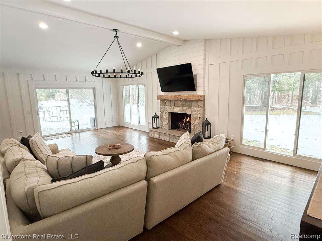 8085 Deerwood Road Clarkston, MI 48348 - Photo 14 of 44
