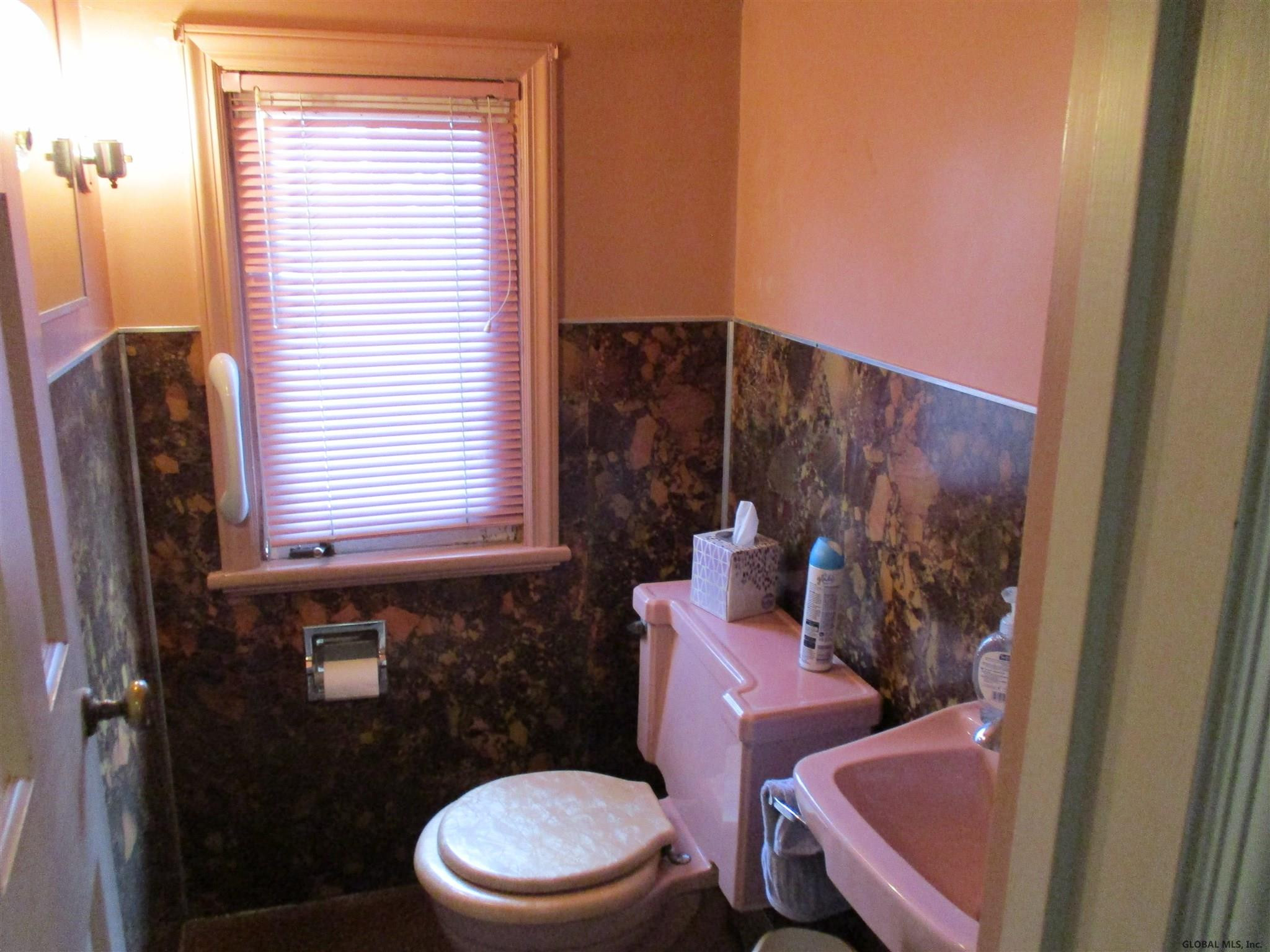 20 Clarendon Road Albany, NY 12203 - Photo 14 of 37 Photo 17