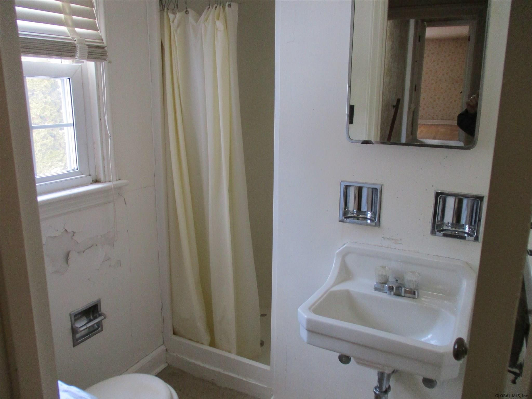 20 Clarendon Road Albany, NY 12203 - Photo 15 of 37 Photo 18