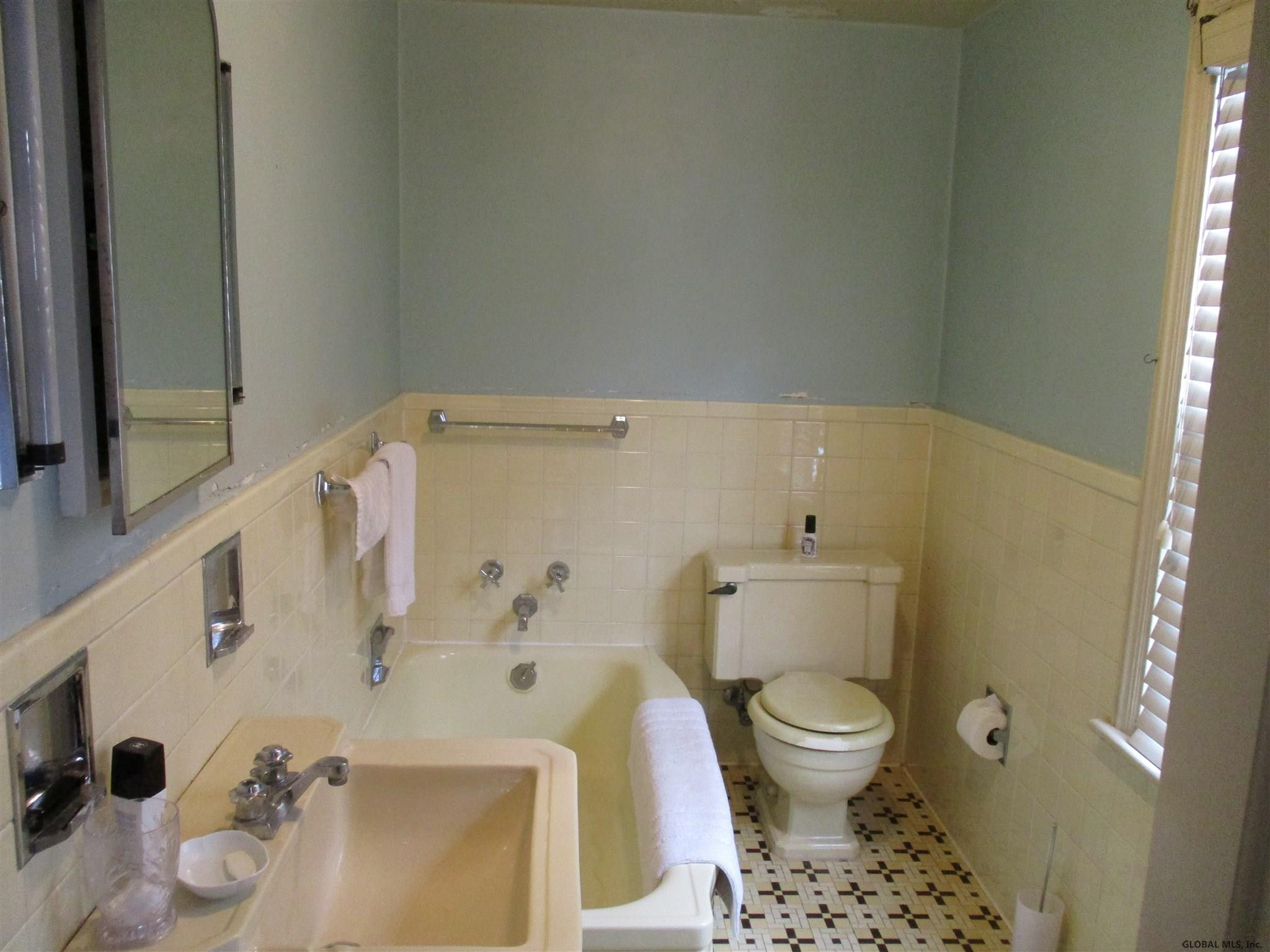 20 Clarendon Road Albany, NY 12203 - Photo 28 of 37 Photo 33