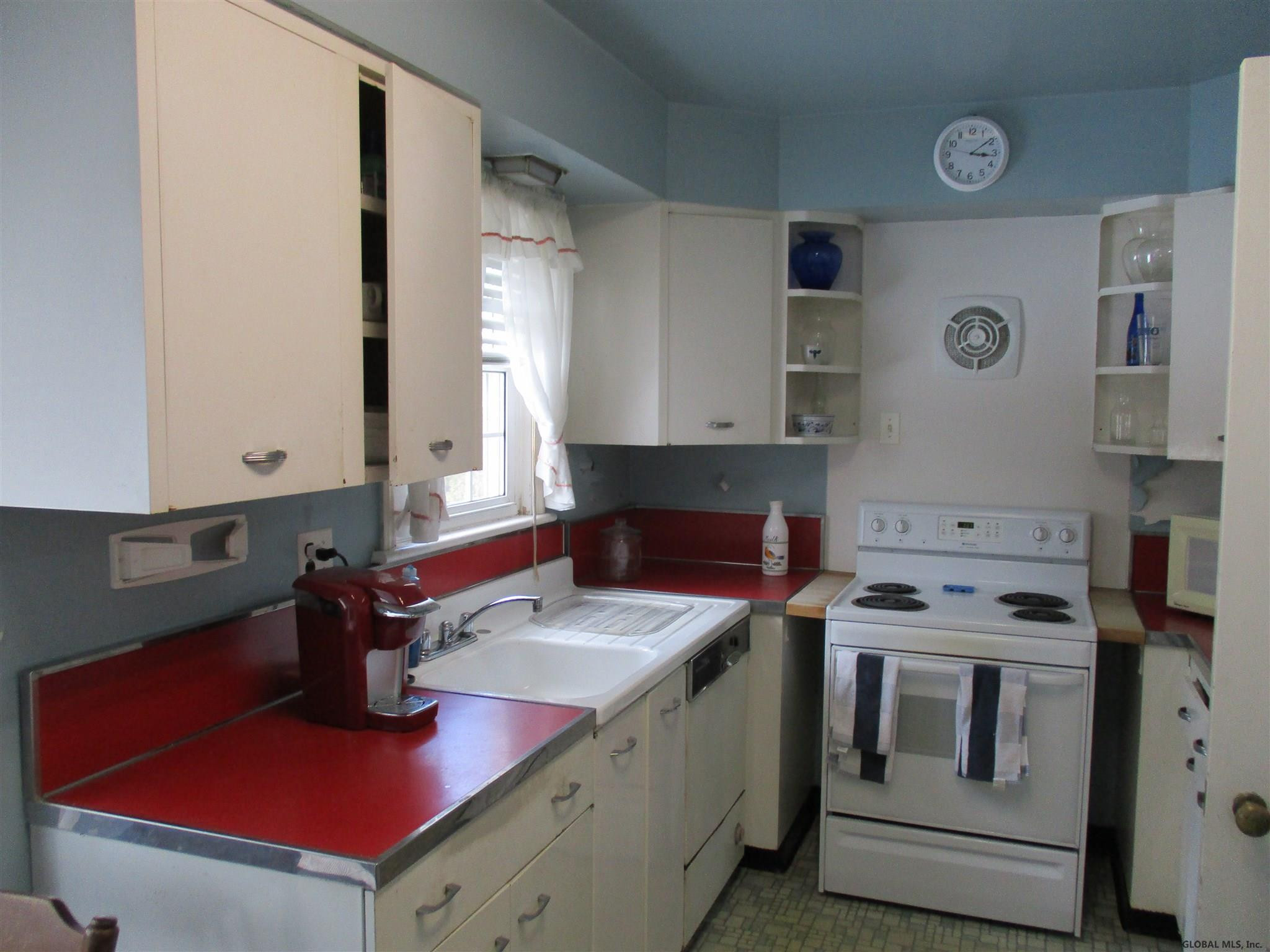 20 Clarendon Road Albany, NY 12203 - Photo 9 of 37 Photo 12