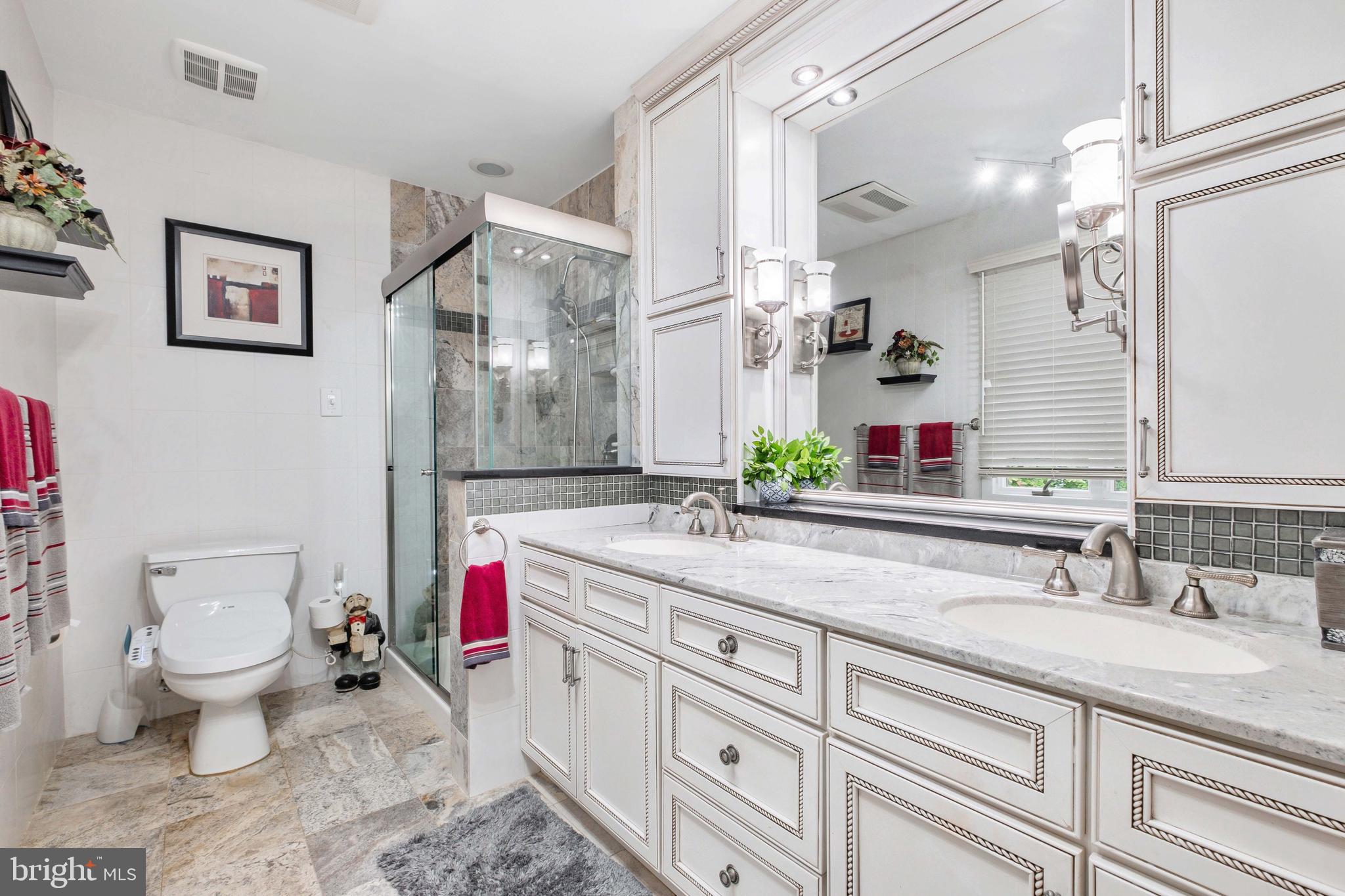 6 Dickson Drive Medford, NJ 08055 - Photo 38 of 64 Primary Bathroom