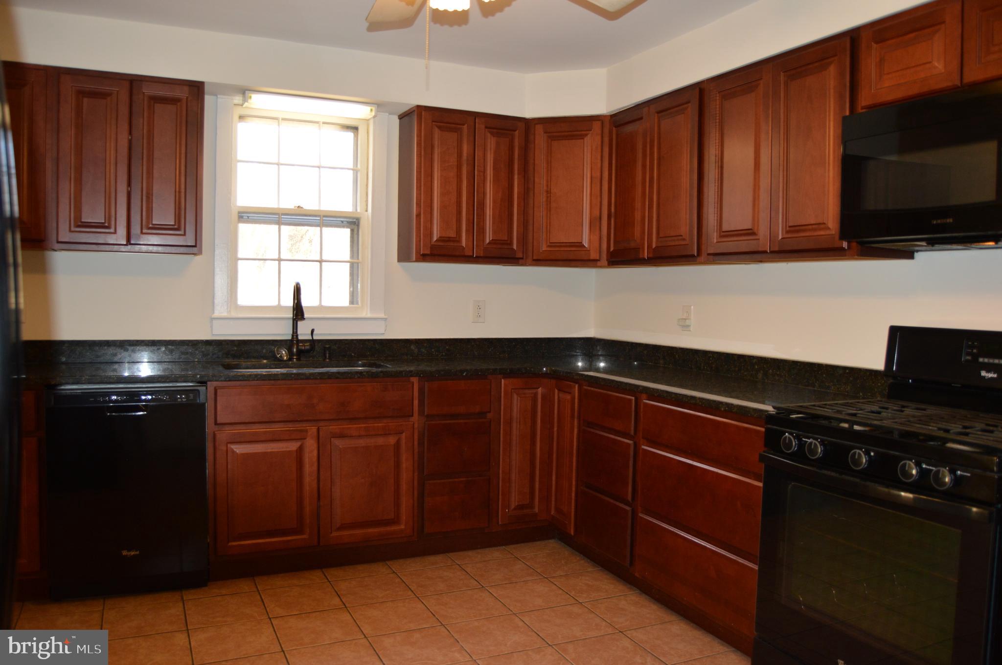 2414 Philadelphia Road Edgewood, MD 21040 - Photo 2 of 31