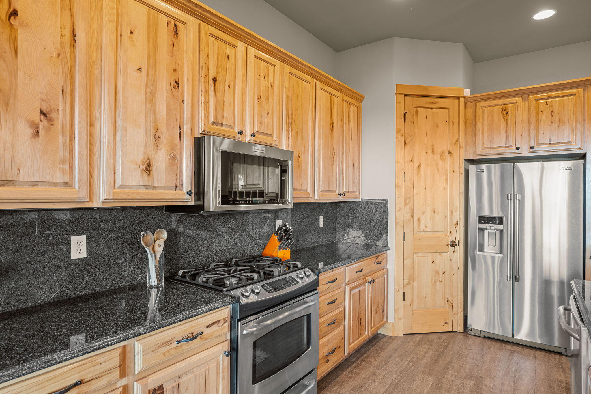 953 Southwest Vantage Point Way Bend, OR 97702 - Photo 14 of 55 71-web-or-mls-Riley_Visuals-71