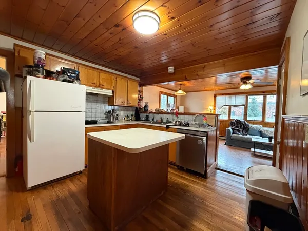 $5,250 | 92 Wallingford Road, Unit 1, Boston, MA 02135