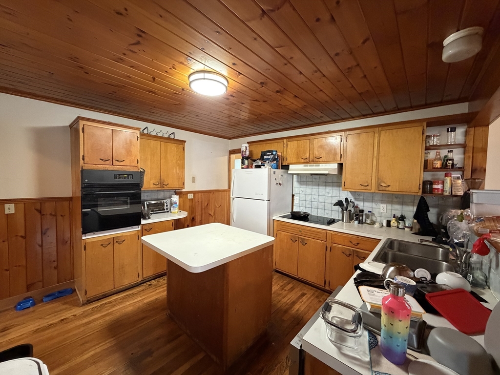 92 Wallingford Road, Unit 1 Boston, MA 02135 - Photo 4 of 16