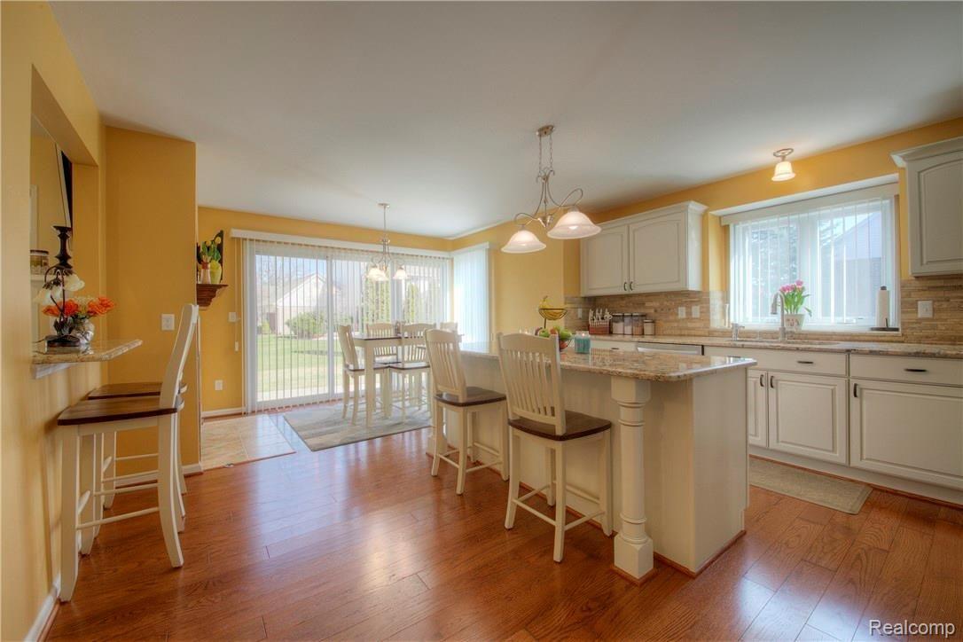 46959 Mornington Road Canton, MI 48188 - Photo 22 of 58 21 KIT.jpg
