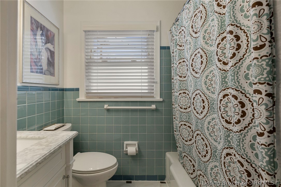 922 East Spring Street New Albany, IN 47150 - Photo 26 of 67 1st Floor Full Bath