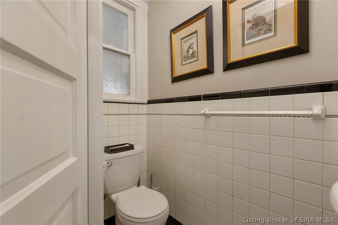 922 East Spring Street New Albany, IN 47150 - Photo 30 of 67 1st Floor Half Bath