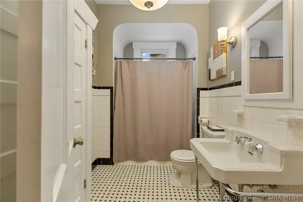 $499,500 | 922 East Spring Street, New Albany, IN 47150