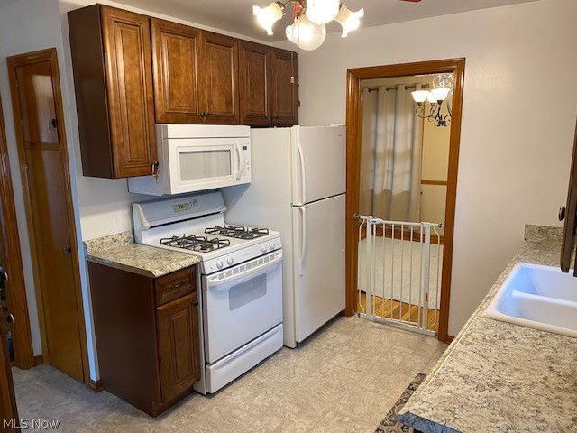 1608 Lyndhurst Road Lyndhurst, OH 44124 - Photo 7 of 21