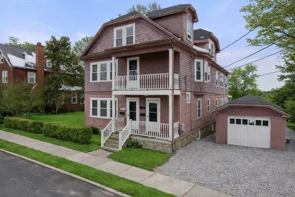 $2,350 | 25-27 Lafayette Street, Unit U2, Fairhaven, MA 02719