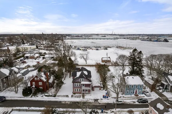 $2,350 | 25-27 Lafayette Street, Unit U2, Fairhaven, MA 02719