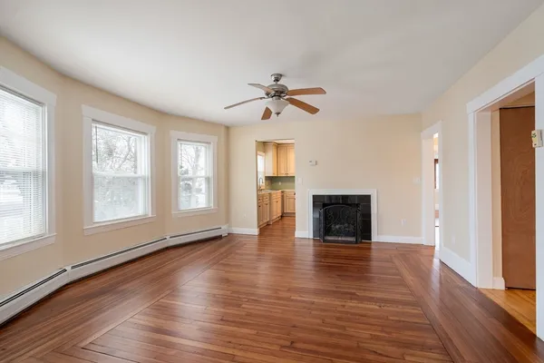 $2,350 | 25-27 Lafayette Street, Unit U2, Fairhaven, MA 02719