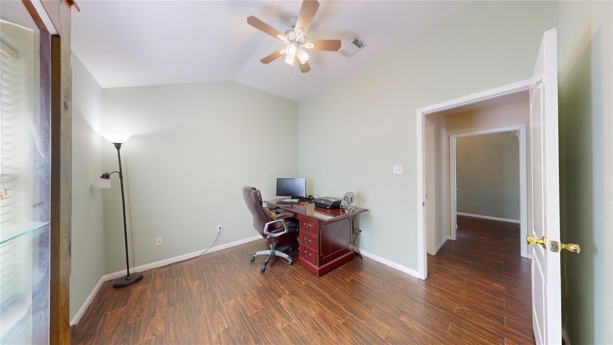6014 Knollwood Trail Spring, TX 77373 - Photo 22 of 31 3rd Bedroom next to Guest Bath