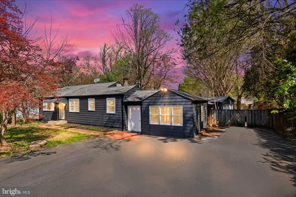 $725,000 | 9704 Blake Lane, Fairfax, VA 22031