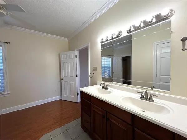 $385,000 | 4504 Lakewood Drive, Metairie, LA 70002