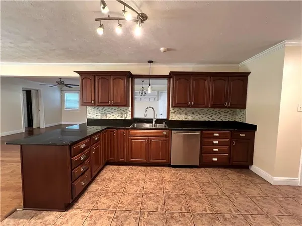 $385,000 | 4504 Lakewood Drive, Metairie, LA 70002