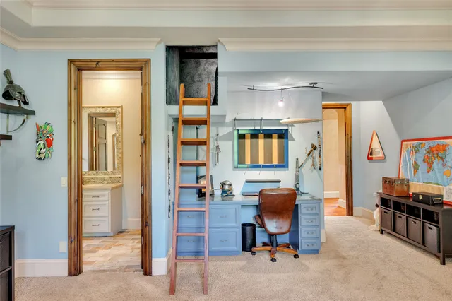 a view of livingroom with furniture