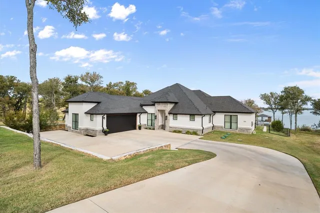 $1,287,000 | 121 Diamond Point Drive, Corsicana, TX 75109