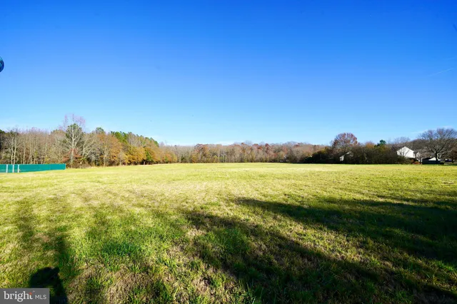 a view of an ocean and a mountain view