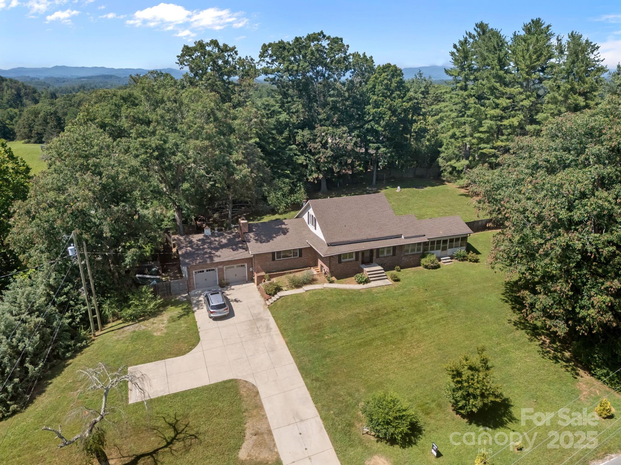 213 Monticello Road Weaverville, NC 28787 - Photo 6 of 36