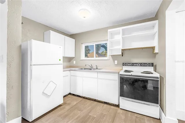 $700,000 | 1012 Granville Court North, St. Petersburg, FL 33701