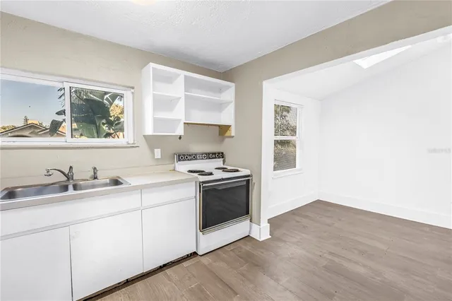 $700,000 | 1012 Granville Court North, St. Petersburg, FL 33701