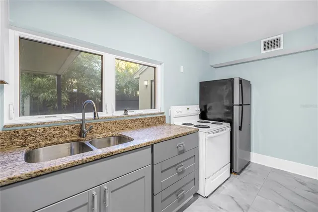 $700,000 | 1012 Granville Court North, St. Petersburg, FL 33701
