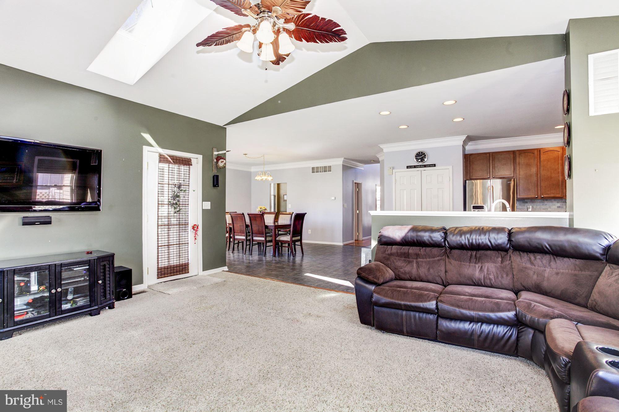 4003 Brummel Road Pasadena, MD 21122 - Photo 11 of 30 Family Room