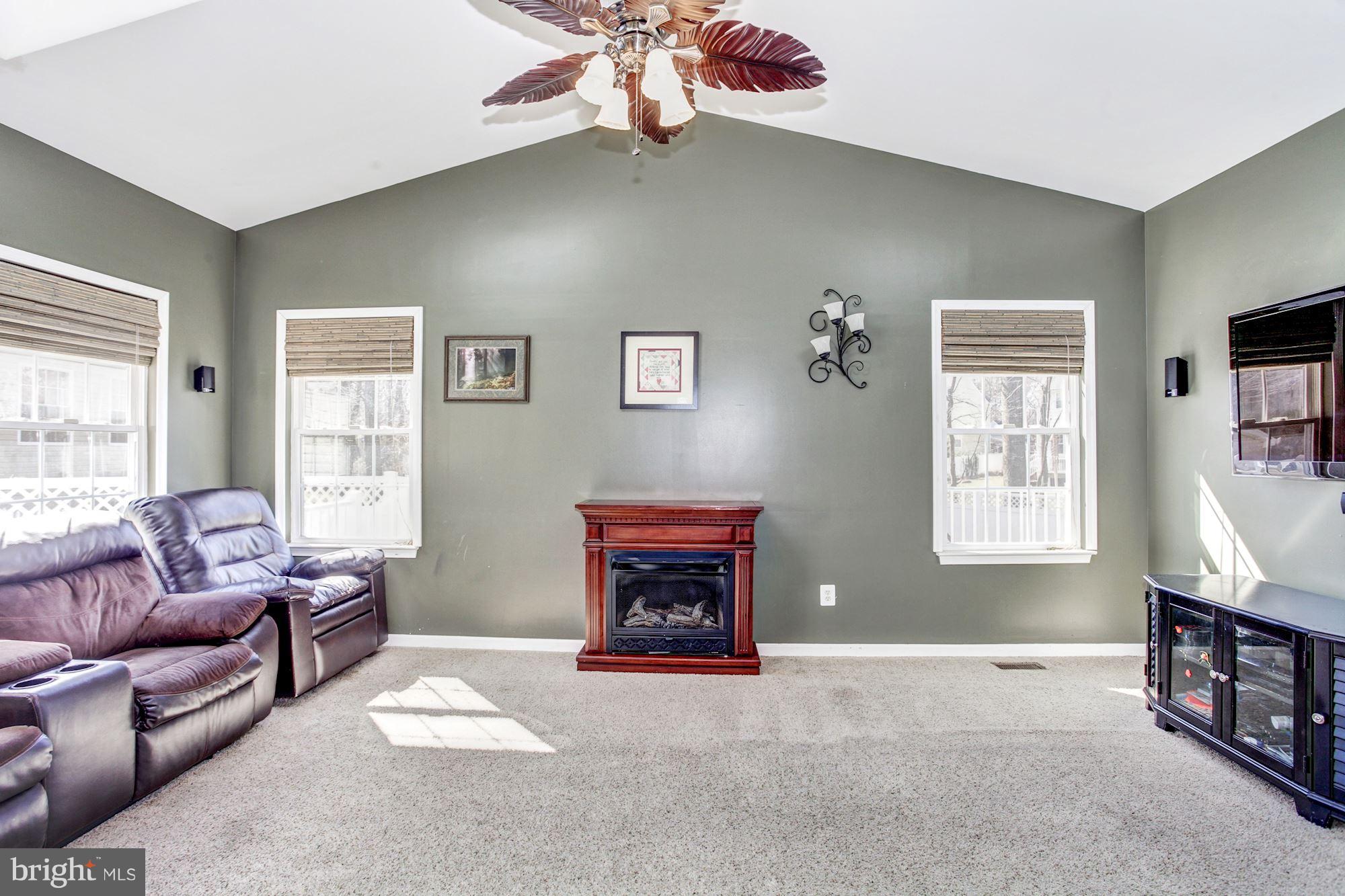 4003 Brummel Road Pasadena, MD 21122 - Photo 10 of 30 Family Room