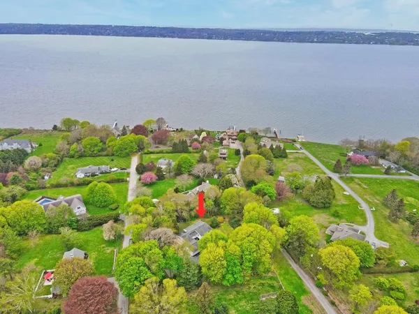 $1,250,000 | 58 Leonard Drive, Tiverton, RI 02878