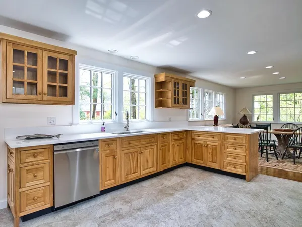 $1,250,000 | 58 Leonard Drive, Tiverton, RI 02878