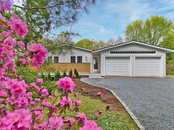 $1,250,000 | 58 Leonard Drive, Tiverton, RI 02878