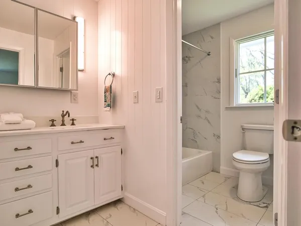 $1,250,000 | 58 Leonard Drive, Tiverton, RI 02878