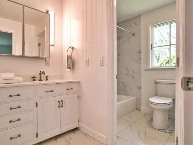 $1,250,000 | 58 Leonard Drive, Tiverton, RI 02878