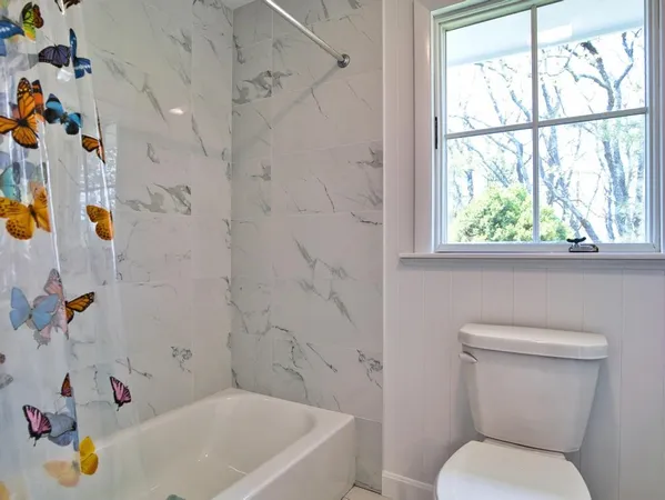 $1,250,000 | 58 Leonard Drive, Tiverton, RI 02878