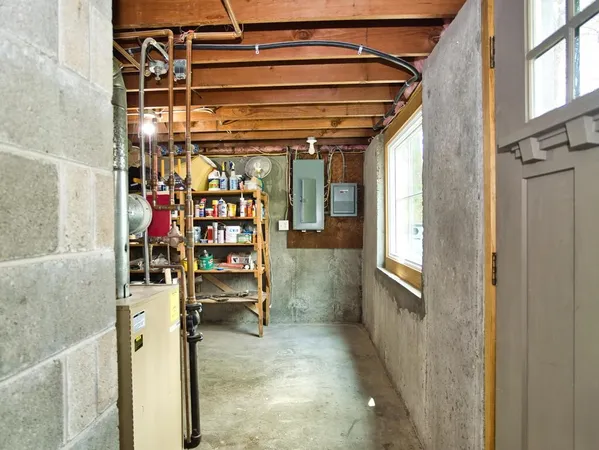 $1,250,000 | 58 Leonard Drive, Tiverton, RI 02878