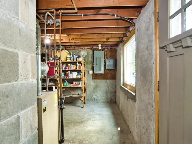 $1,250,000 | 58 Leonard Drive, Tiverton, RI 02878