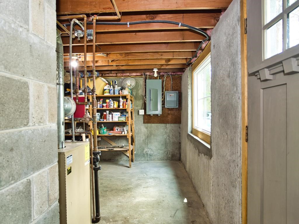 58 Leonard Drive Tiverton, RI 02878 - Photo 47 of 50