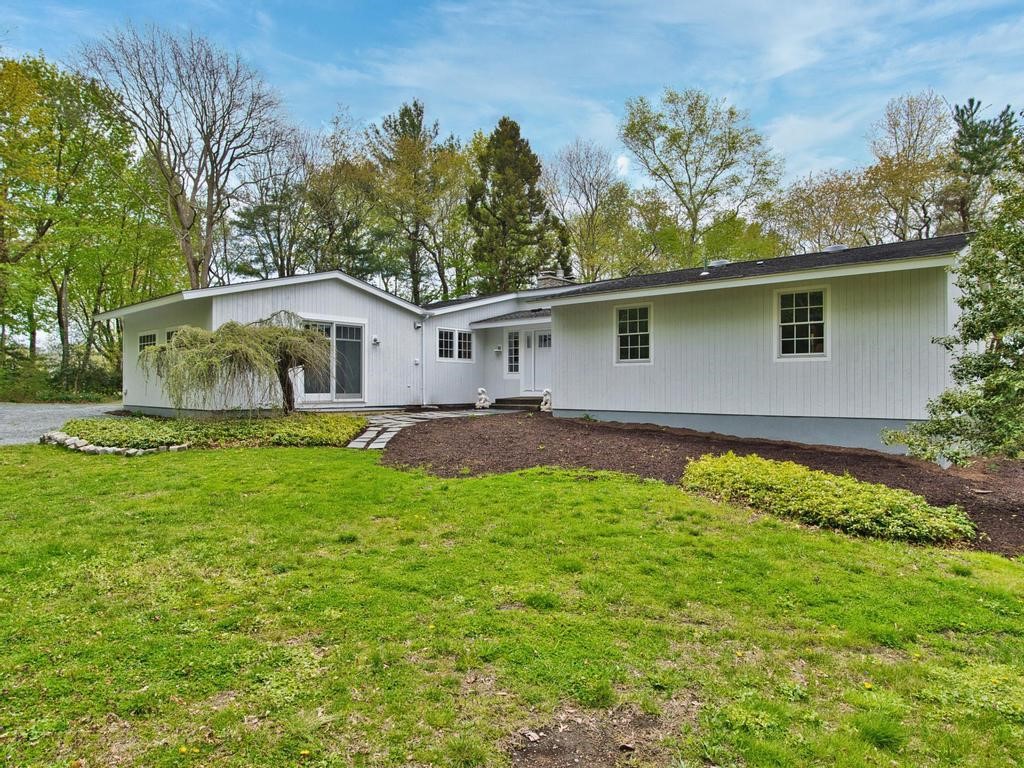 58 Leonard Drive Tiverton, RI 02878 - Photo 5 of 50