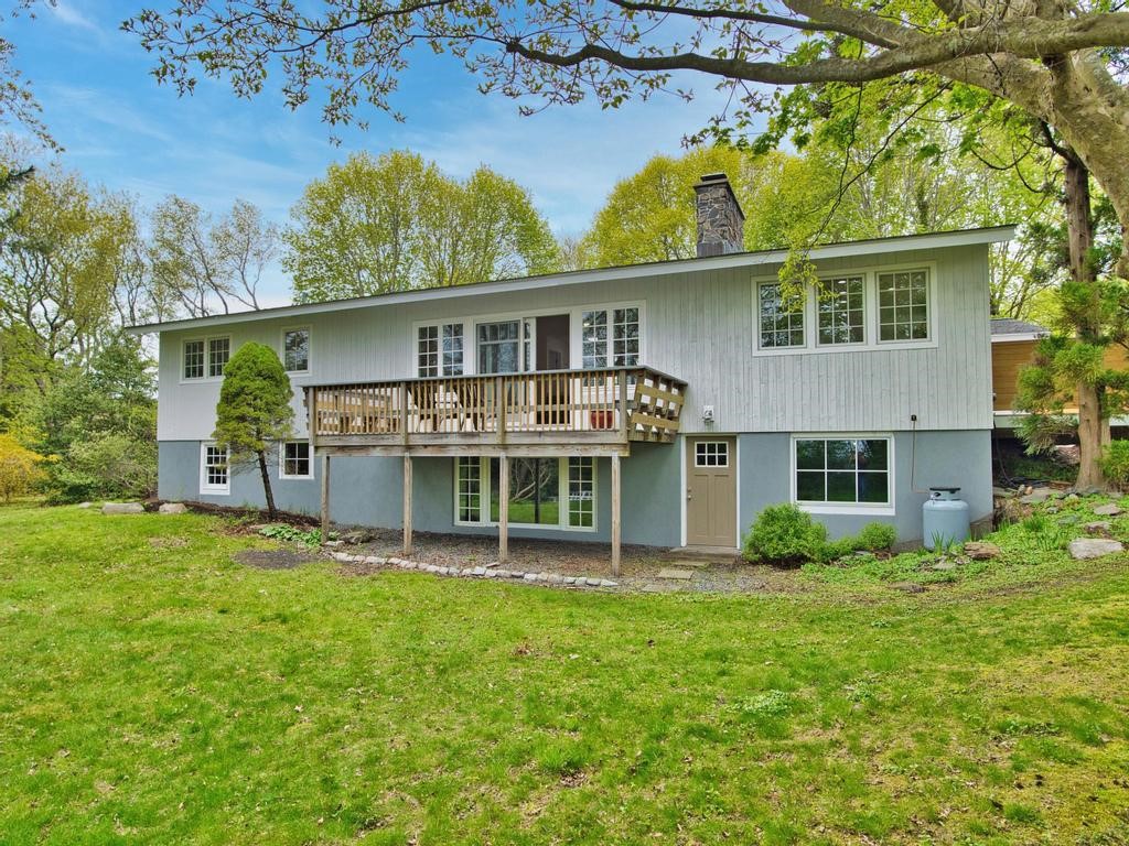 58 Leonard Drive Tiverton, RI 02878 - Photo 9 of 50