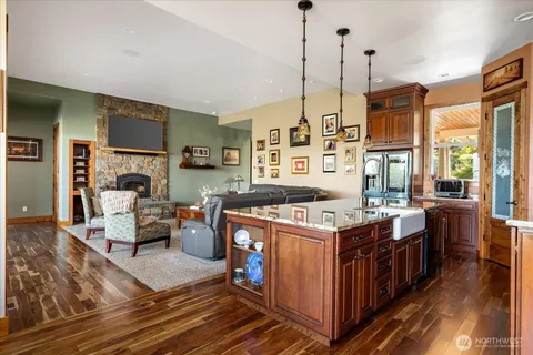 $2,750,000 | 4764 Black Walnut Terrace, Clinton, WA 98236
