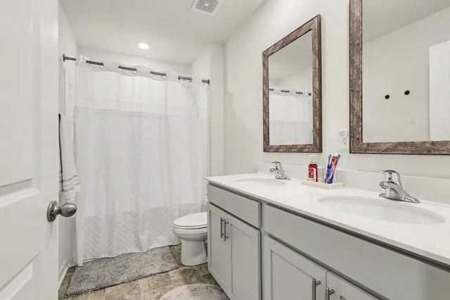 $309,900 | 365 Valencia Circle, Wellford, SC 29385