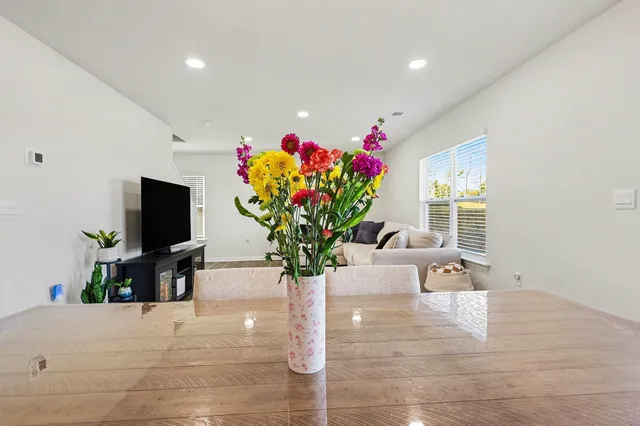 $309,900 | 365 Valencia Circle, Wellford, SC 29385