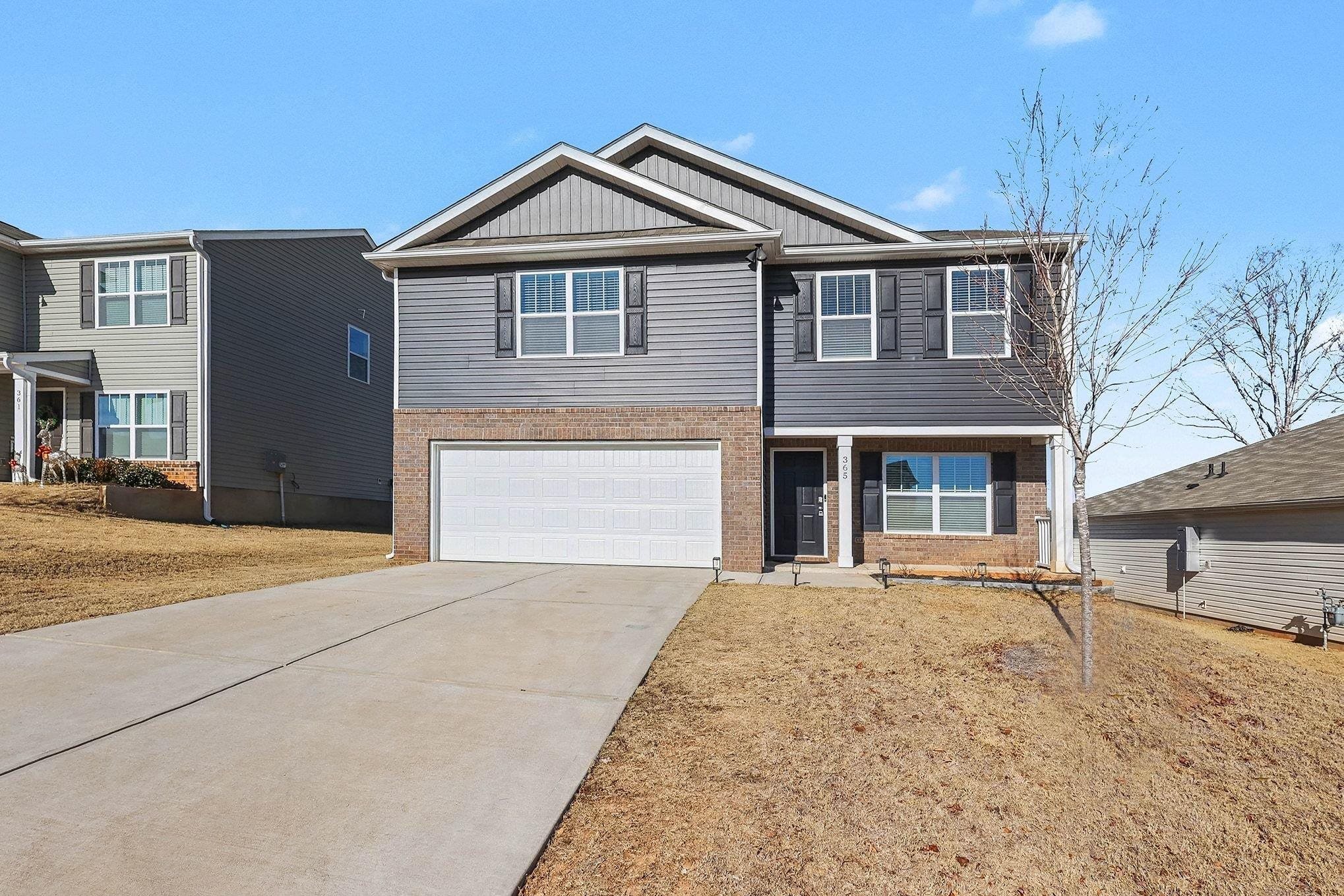 365 Valencia Circle Wellford, SC 29385 - Photo 3 of 28