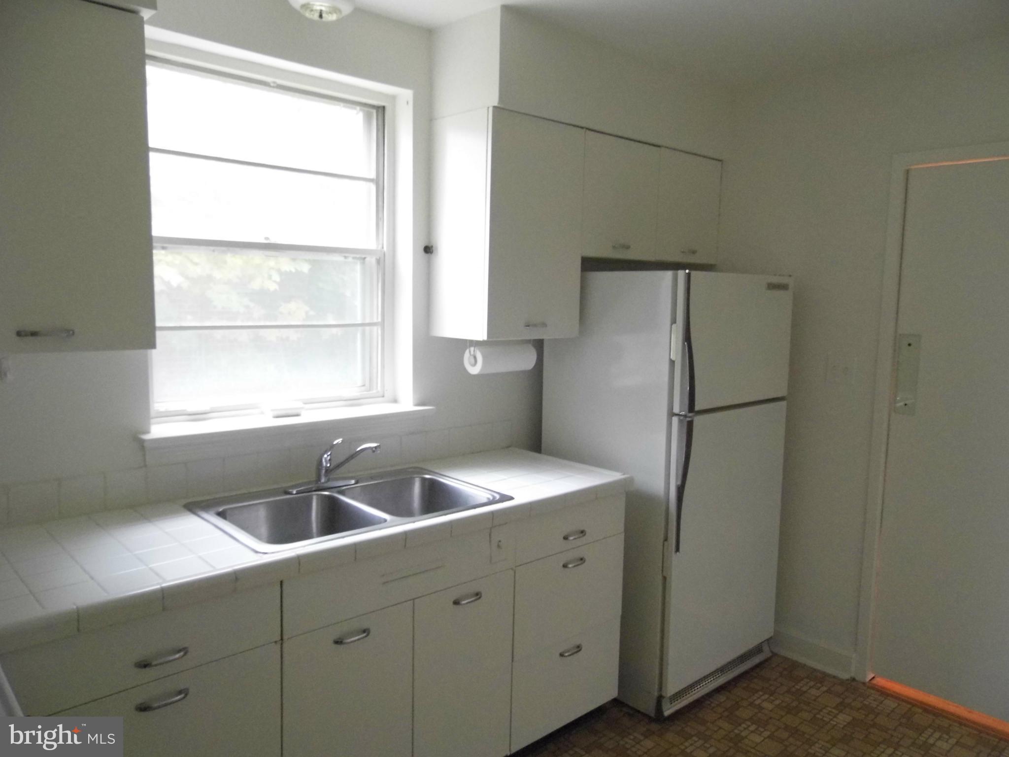 303 East Schuyler Road Silver Spring, MD 20901 - Photo 5 of 16 Kitchen