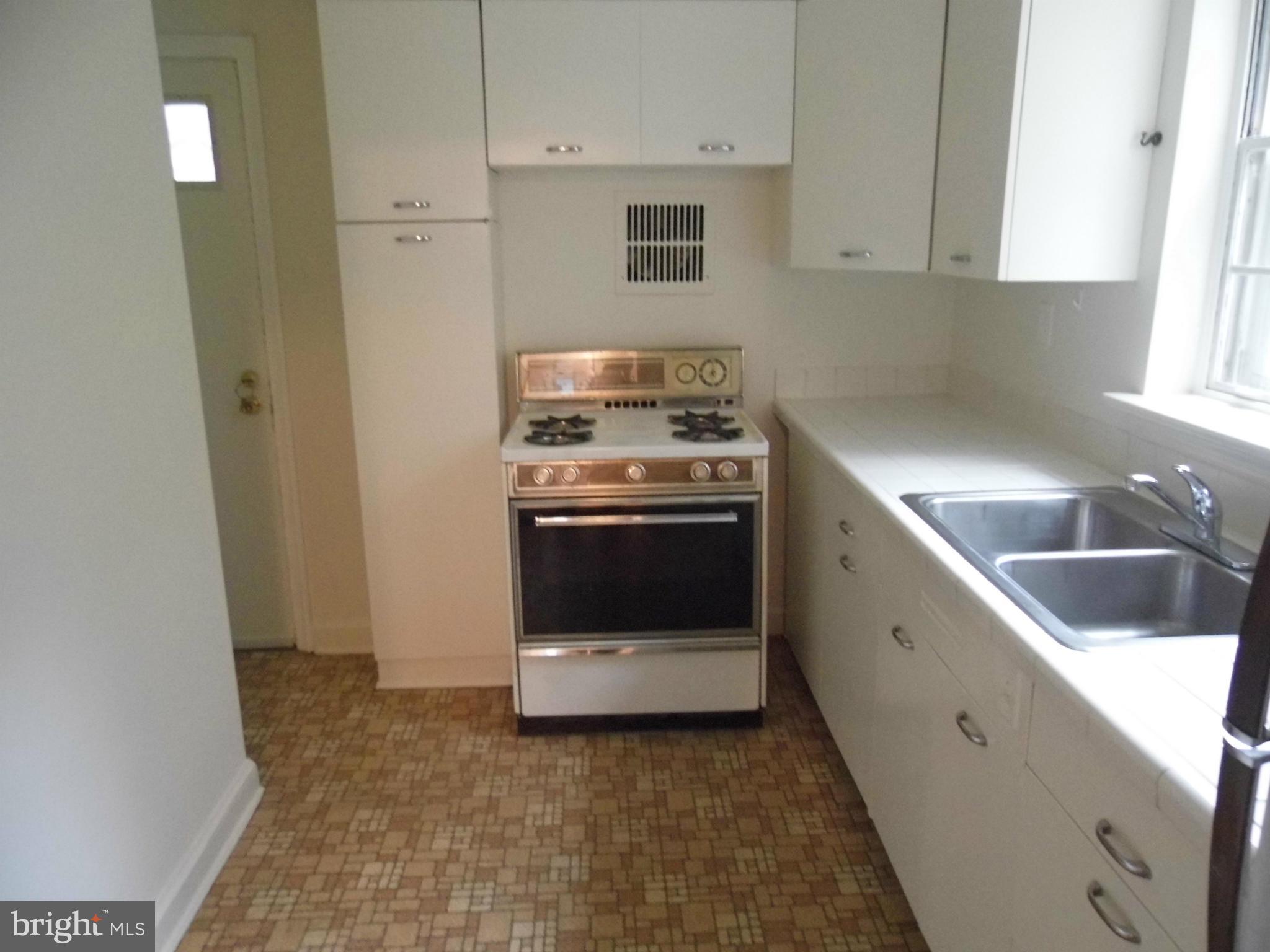 303 East Schuyler Road Silver Spring, MD 20901 - Photo 6 of 16 Kitchen